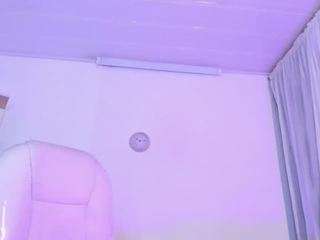 Live webcam model mia-kenner on Soda Cams