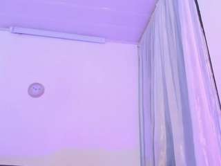 Live webcam model mia-kenner on Soda Cams