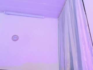 Live webcam model mia-kenner on Soda Cams