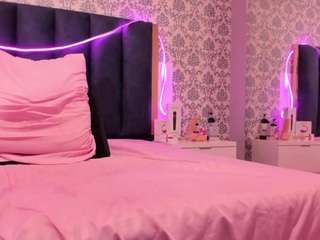 nicoleesmith Live Webcam on CamSoda