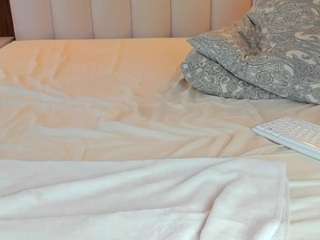 saradiamond01 live webcam show