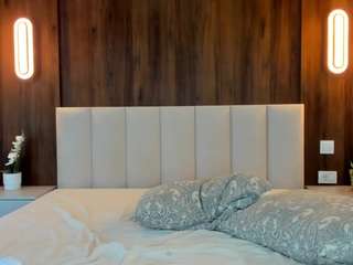 saradiamond01 live webcam show