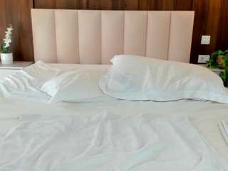Saradiamond01 live cam preview