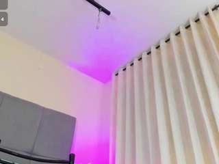 scarlethit from CamSoda is Freechat