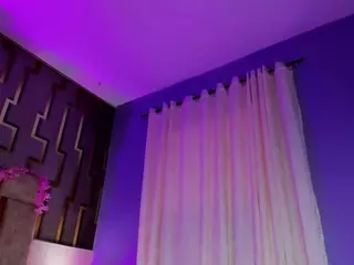 scarlethit's Live Sex Cam Show