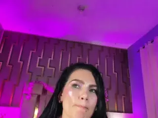 scarlethit's Live Sex Cam Show