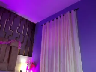 scarlethit's Live Sex Cam Show