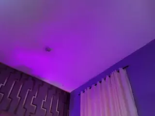scarlethit's Live Sex Cam Show