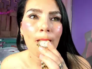 scarlethit's Live Sex Cam Show