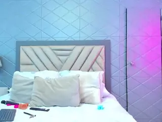 VilotetRousseX's Live Sex Cam Show