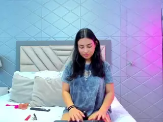 VilotetRousseX's Live Sex Cam Show