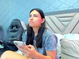 VilotetRousseX's Live Sex Cam Show