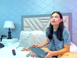 VilotetRousseX's Live Sex Cam Show