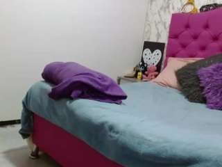 AlexaFontana live webcam on Soda Cams