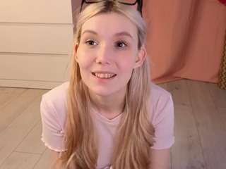 NeldaHerlan webcam 