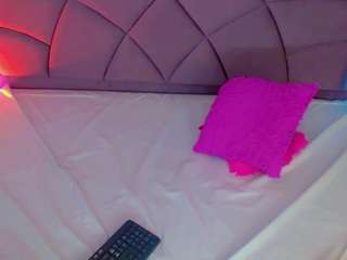  carolaine-e chat room
