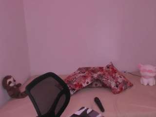 isabella-arias Live Webcam on CamSoda