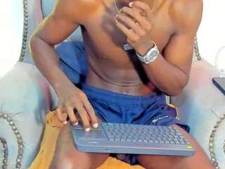 royce-ebony Live Webcam on CamSoda
