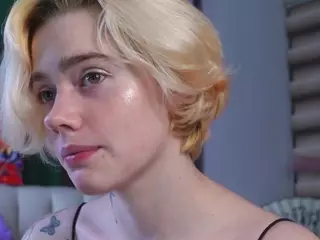 LynnaBraund's Live Sex Cam Show