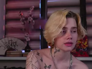 LynnaBraund's Live Sex Cam Show