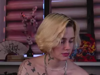LynnaBraund's Live Sex Cam Show