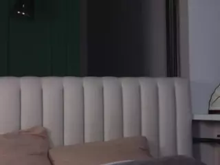 LynnaBraund's Live Sex Cam Show