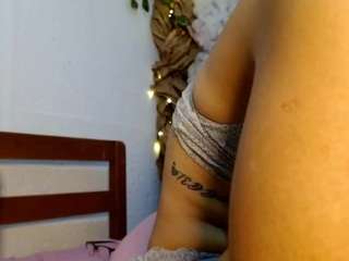 lapatyyinparis18 Live Webcam on CamSoda