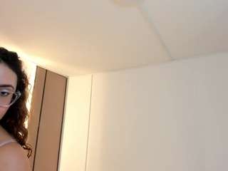 lilly-ass webcam model