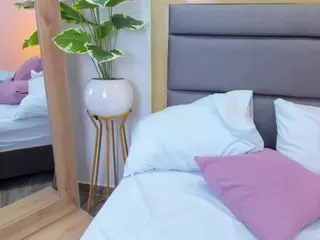 lilly-ass's Live Sex Cam Show