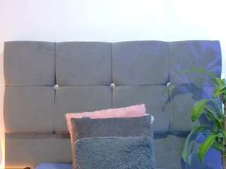 mia-makleynn webcam