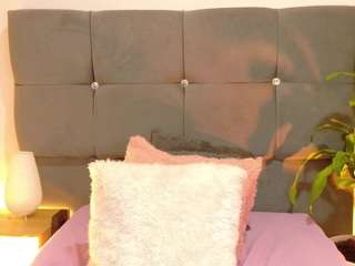 mia-makleynn webcam model