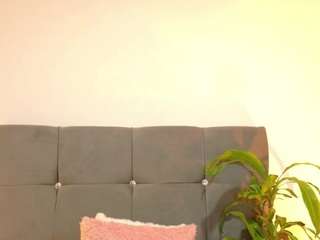  mia-makleynn chat room