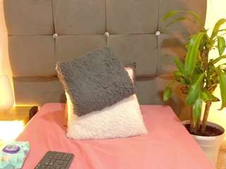  mia-makleynn chat room