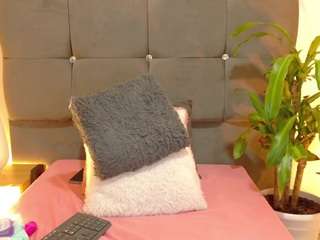  mia-makleynn chat room