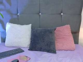 mia-makleynn webcam