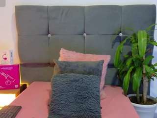  mia-makleynn chat room