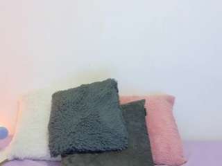 mia-makleynn Live Webcam on CamSoda