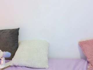 mia-makleynn Live Webcam on CamSoda