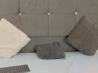 mia-makleynn live webcam show