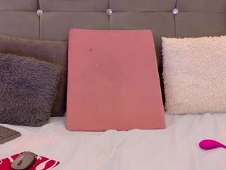 mia-makleynn live webcam show