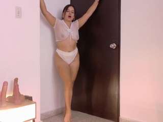 mia-makleynn