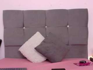 mia-makleynn live cam preview