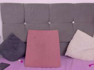 mia-makleynn live cam preview