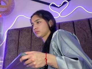 violet-thomson camsoda