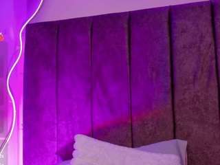  violet-thomson chat room