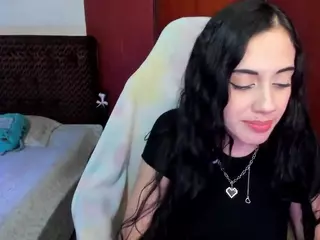 Eviee's Live Sex Cam Show