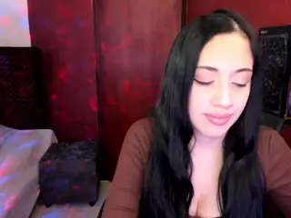 Eviee's Live Sex Cam Show