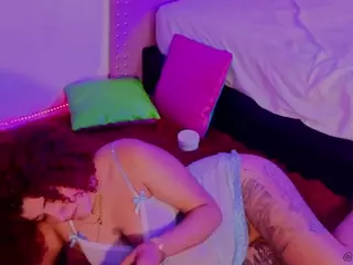 MADDYS-TONE's Live Sex Cam Show
