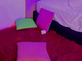 MADDYS-TONE's Live Sex Cam Show