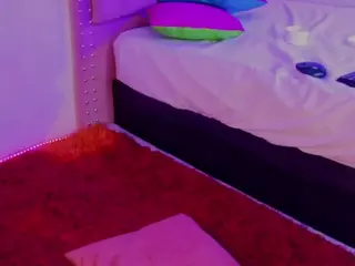 MADDYS-TONE's Live Sex Cam Show